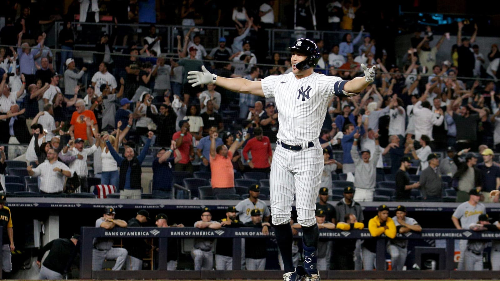 Yankees' Giancarlo Stanton makes history of his own on night Aaron