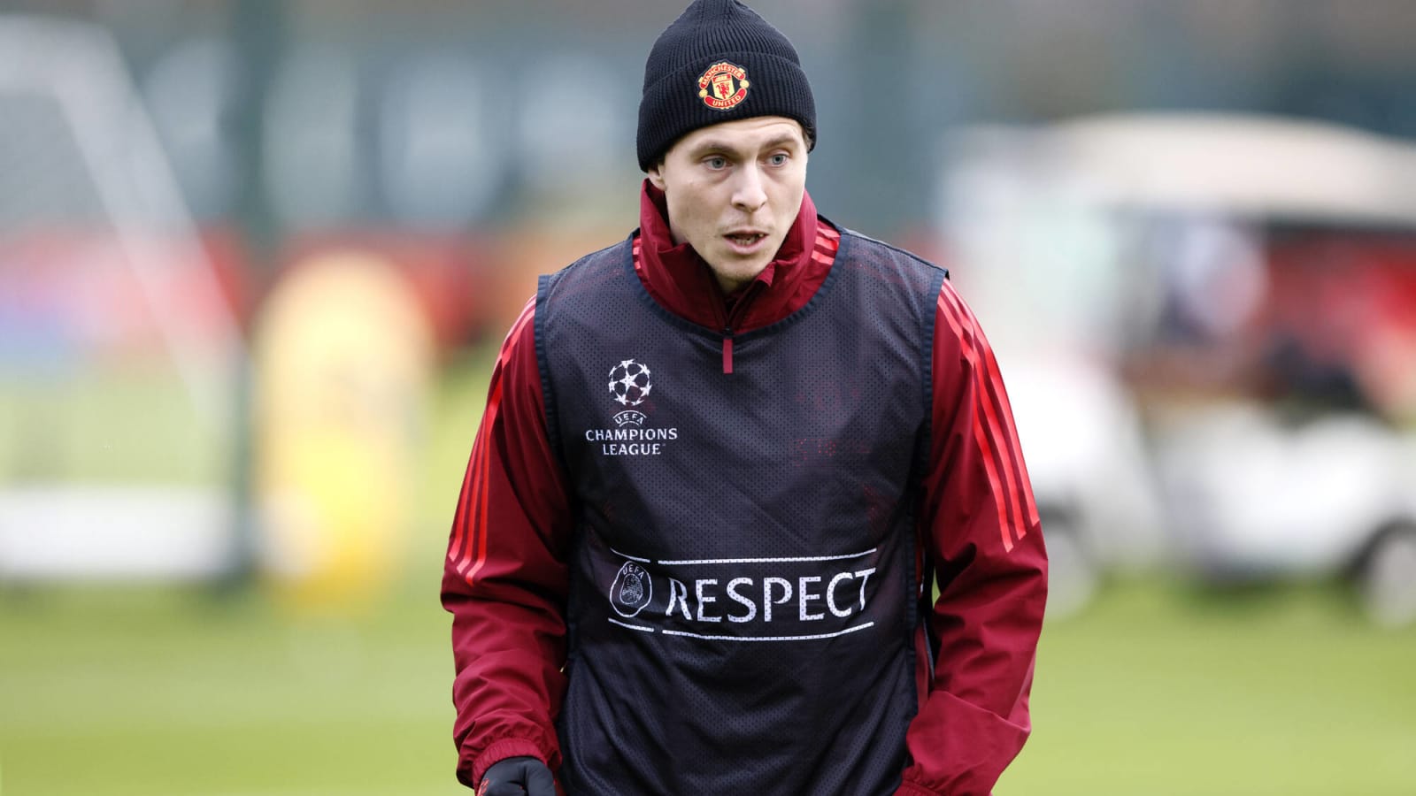 Manchester United extend Victor Lindelof’s contract