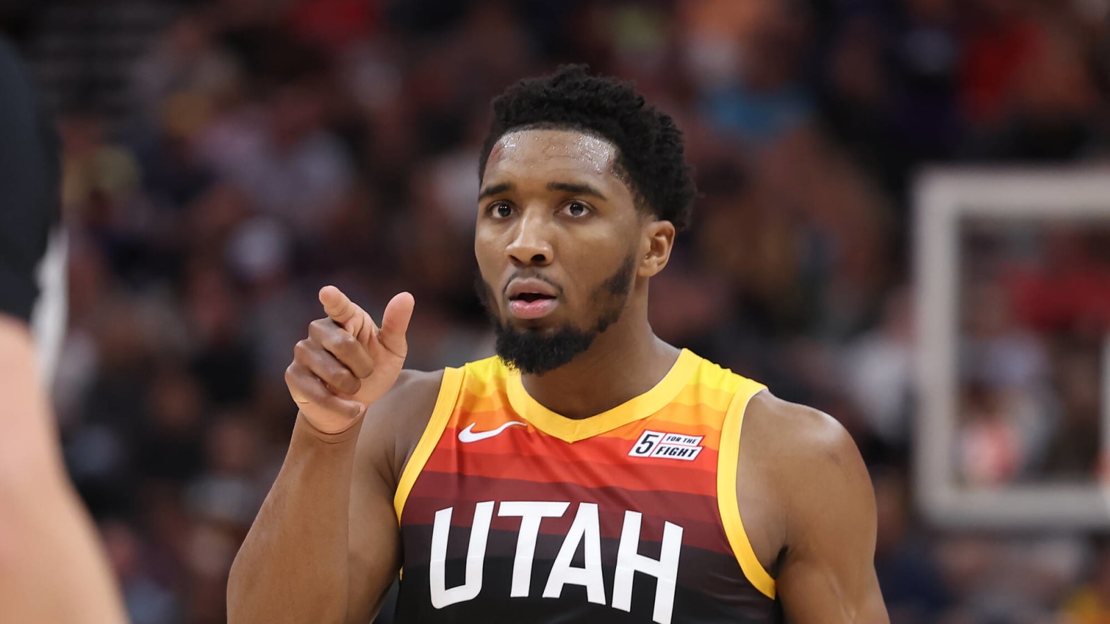 Jazz hoping to get best Mitchell offers before training camp