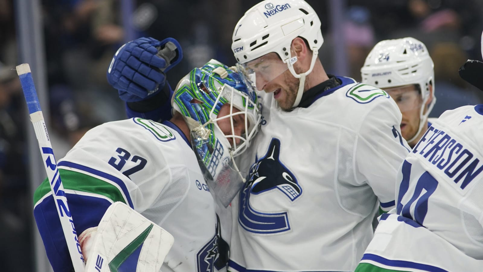 3 Canucks Stars of the Week: Kevin Lankinen shuts the door on the Leafs