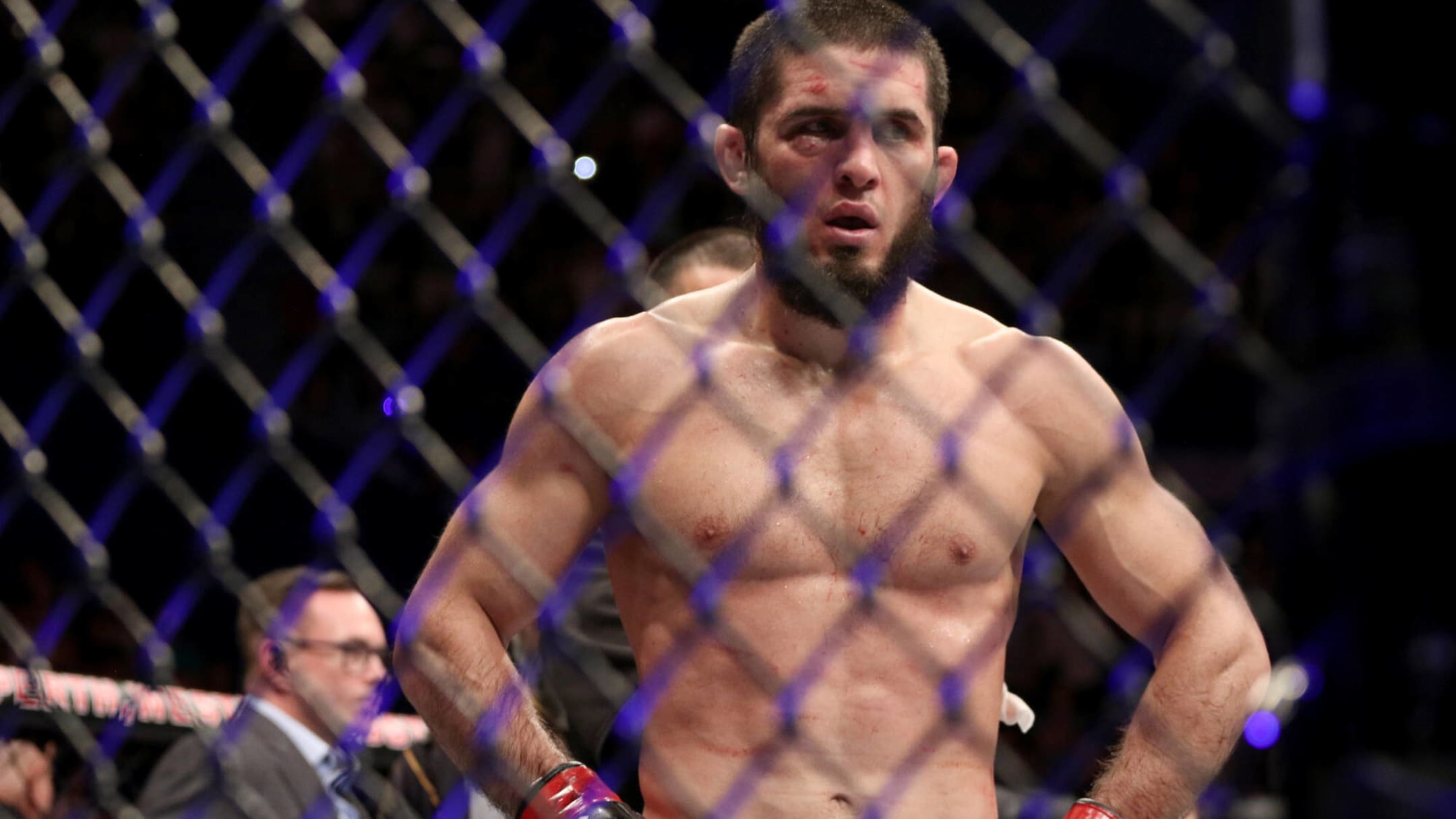 Islam Makhachev pede luta contra Leon Edwards em Abu Dhabi