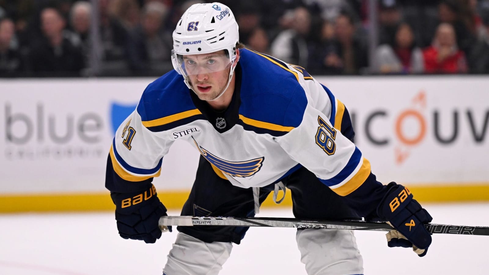 Blues’ Dylan Holloway leaves game with lower-body injury