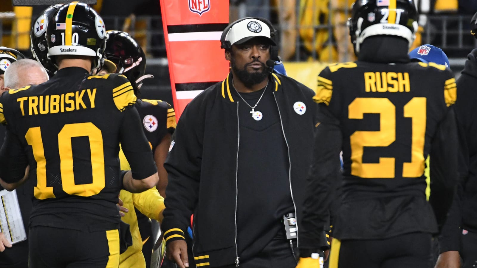 Steelers Locker Room In Peril Under Out Of Touch Mike Tomlin