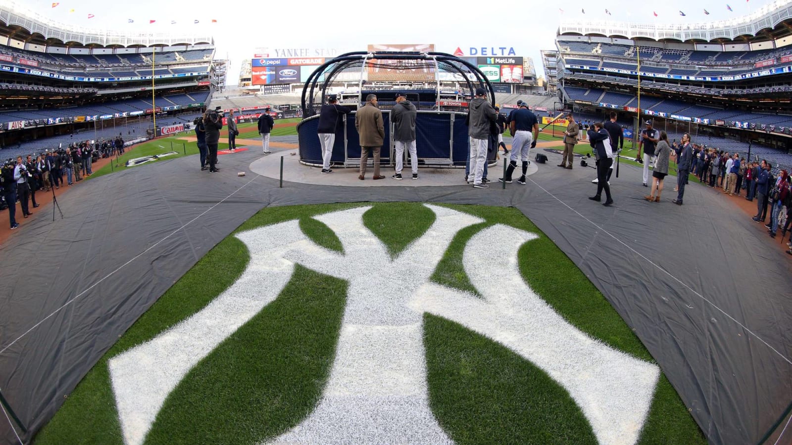 WATCH: Drunk Yankees fan passes out in bleachers, others don't let him off the hook