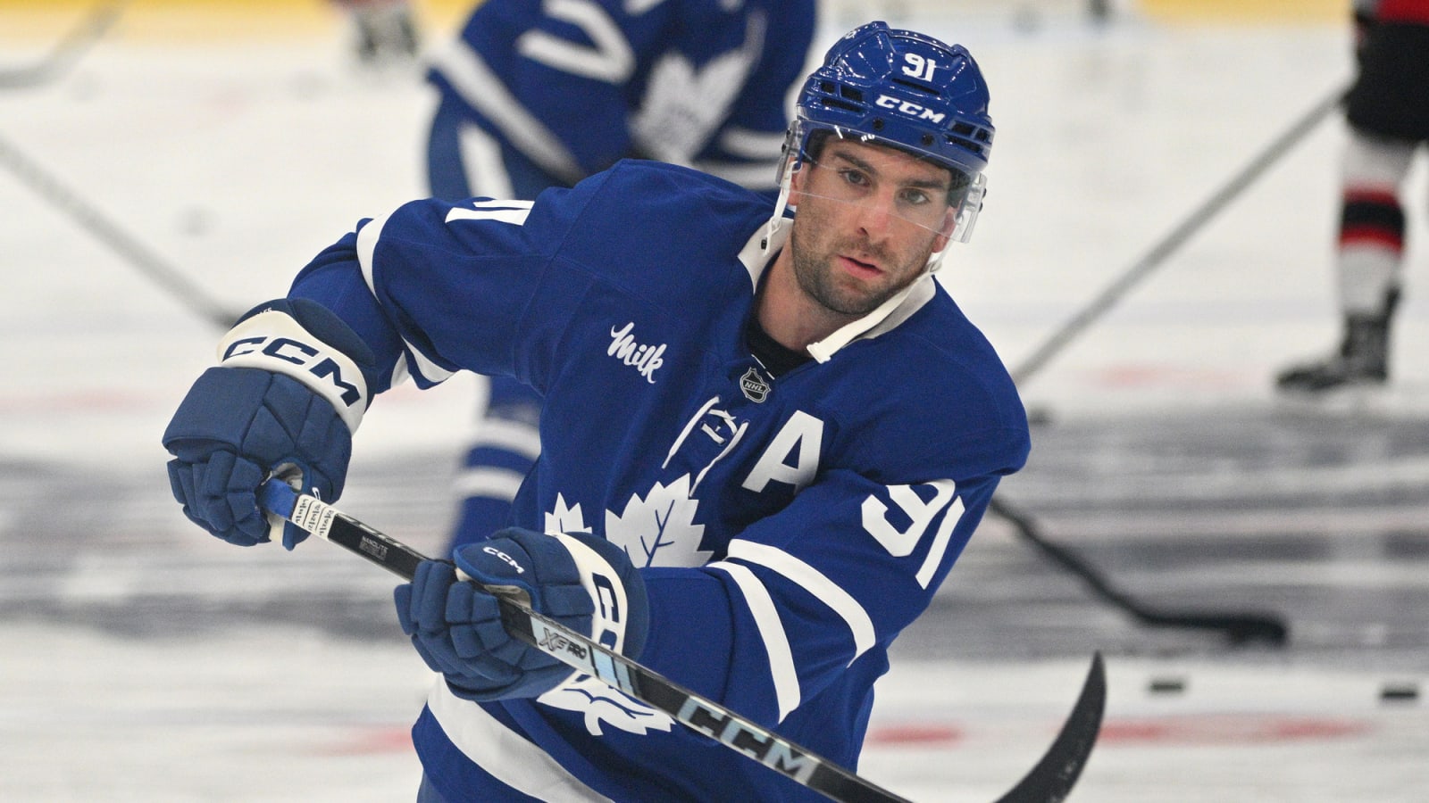 John Tavares taken down by cheap shot from Canadiens&#39; Pezzetta