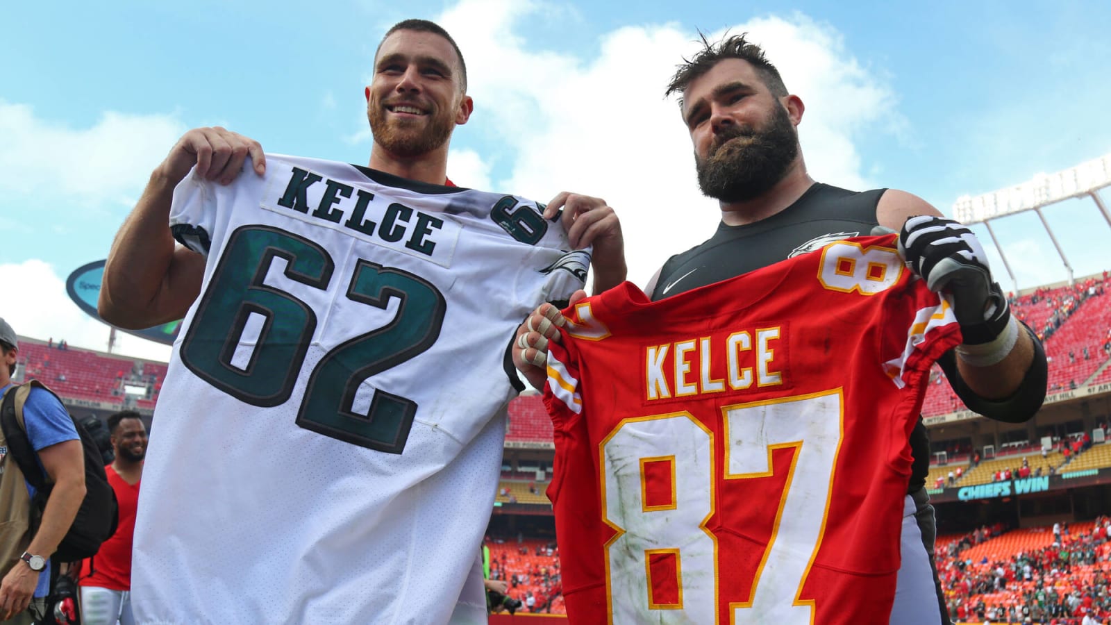 Cavs honor Kelce brothers, Cleveland locals, with bobblehead giveaway