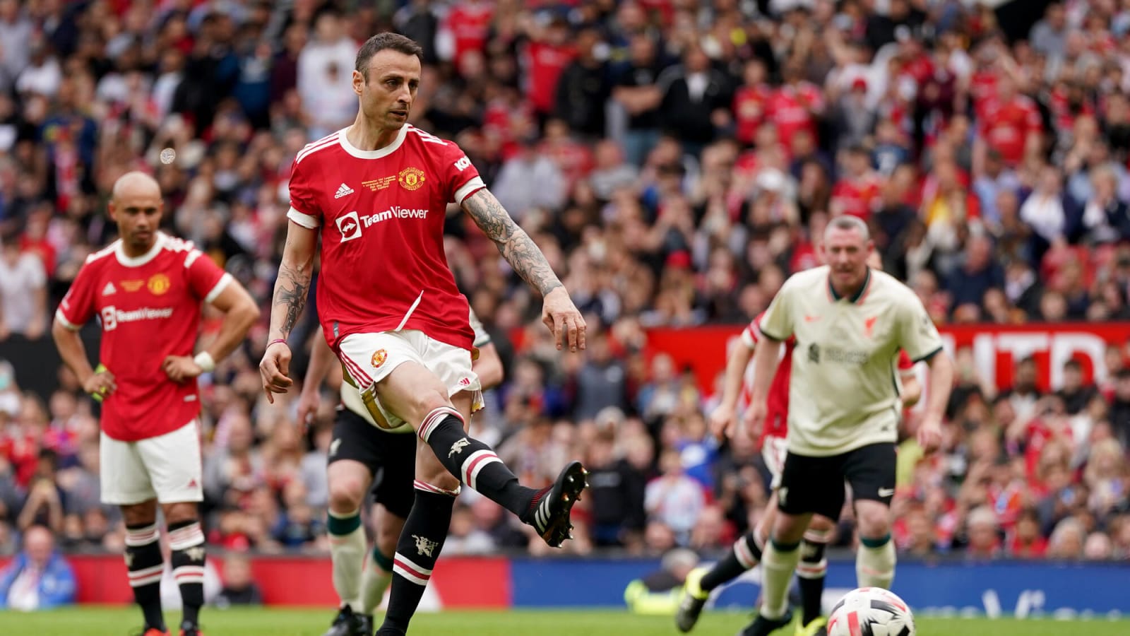 Dimitar Berbatov names surprise Arsenal player who is most similar to him