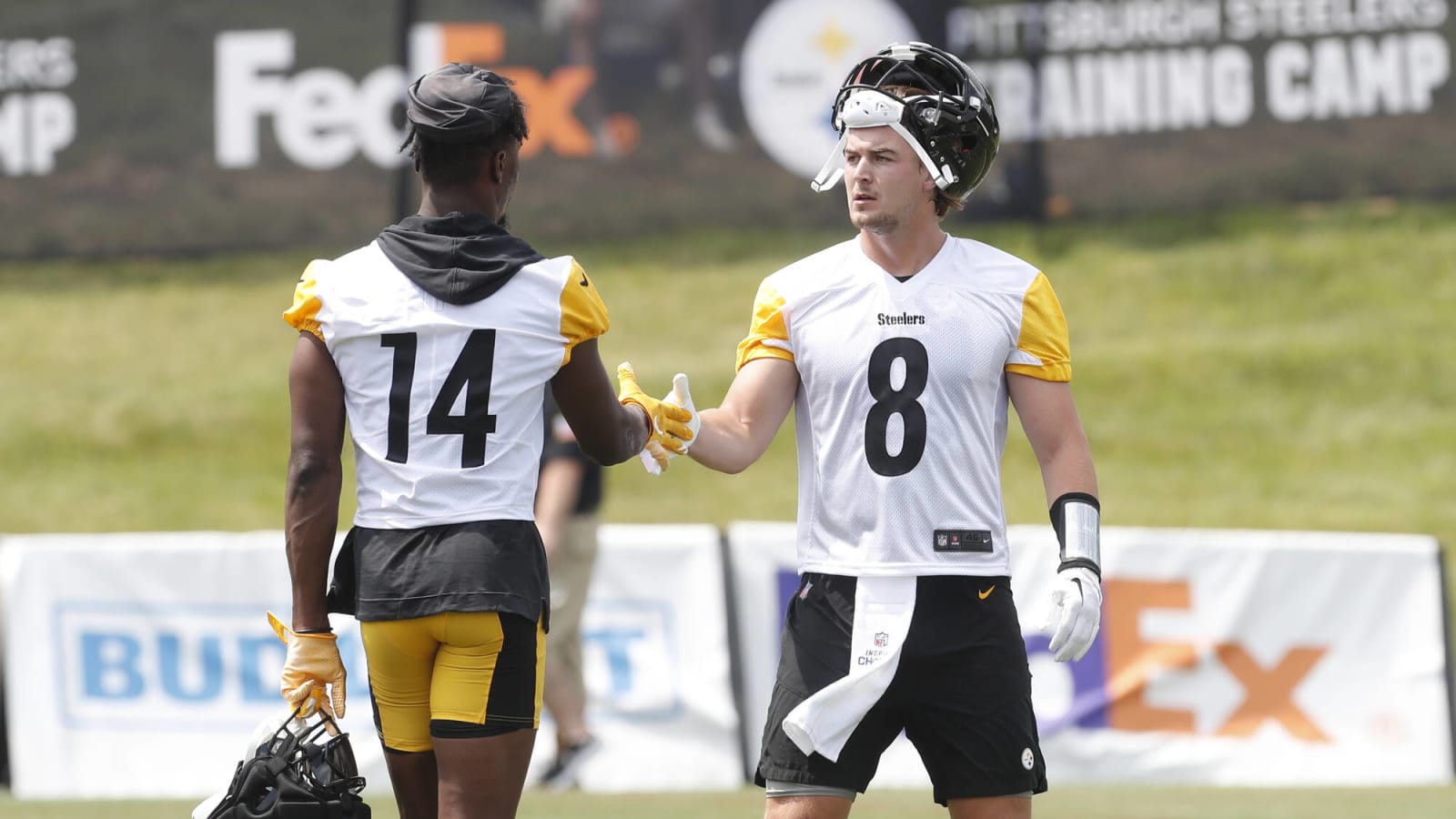 Steelers&#39; Head Coach Mike Tomlin Expecting 'Great Growth' From 2nd Year Duo Kenny Pickett And George Pickens