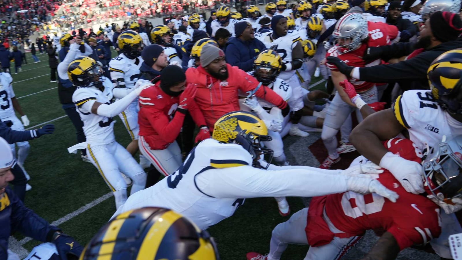 Massive Brawl Broke Out Between Michigan, Ohio State After Saturday&#39;s Game