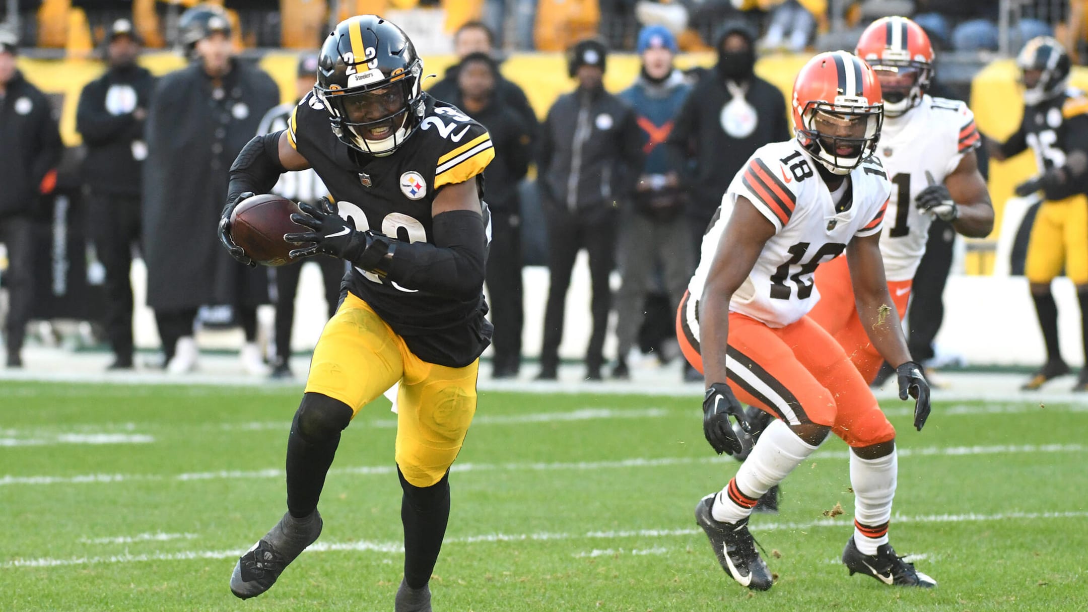 REPORT - Steelers Lock Up Safety Damontae Kazee On 2 Year Contract