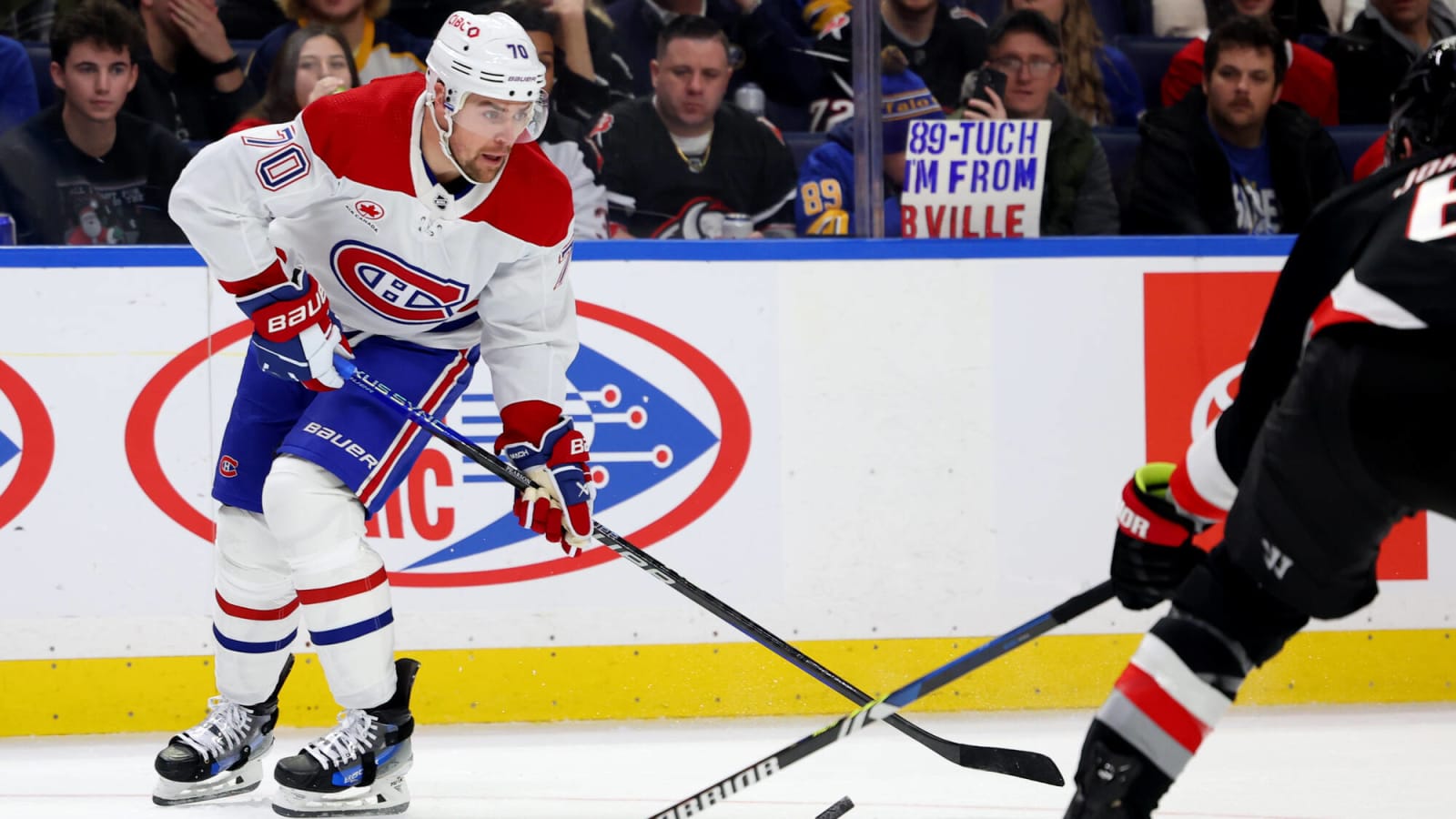 Montreal Canadiens’ Tanner Pearson exits game against Buffalo with upper-body injury