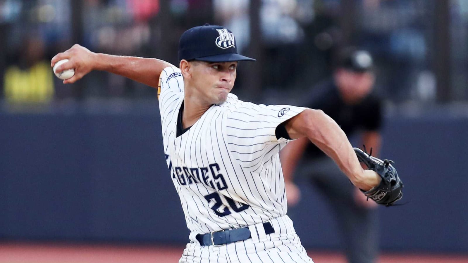 Mariners Select Blas Castano