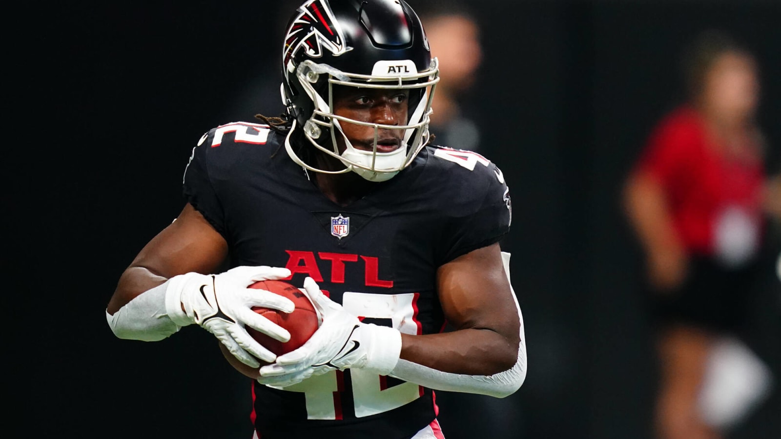 Steelers sign Falcons RB off practice squad