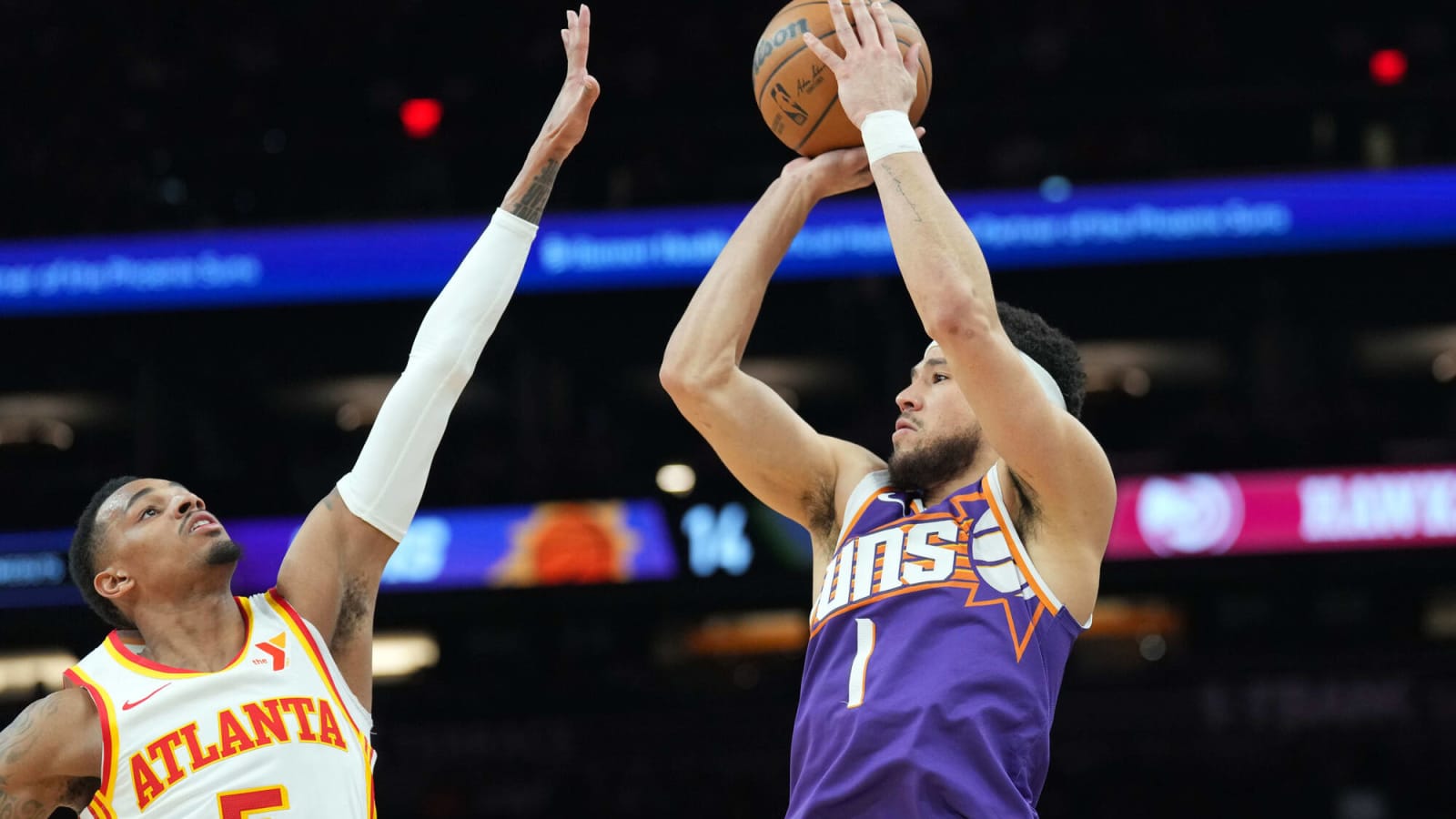 Booker and Suns’ Sharpshooting Overpower Hawks for 128-115 Victory