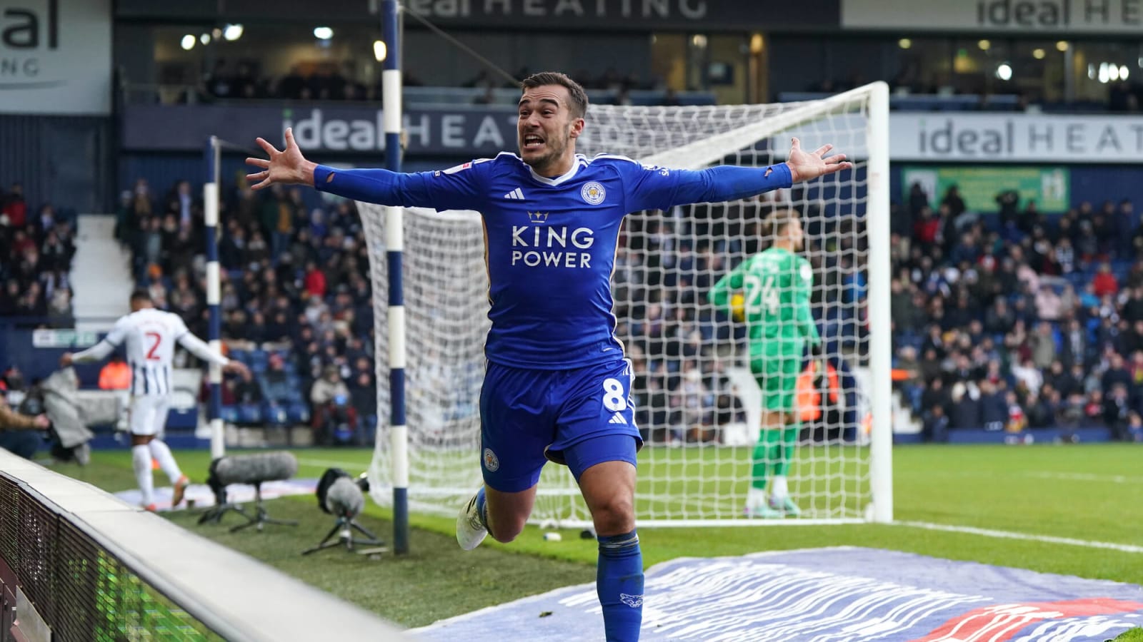 Watch: Former Spurs midfielder Harry Winks scores a 94th minute winner to win it for Leicester