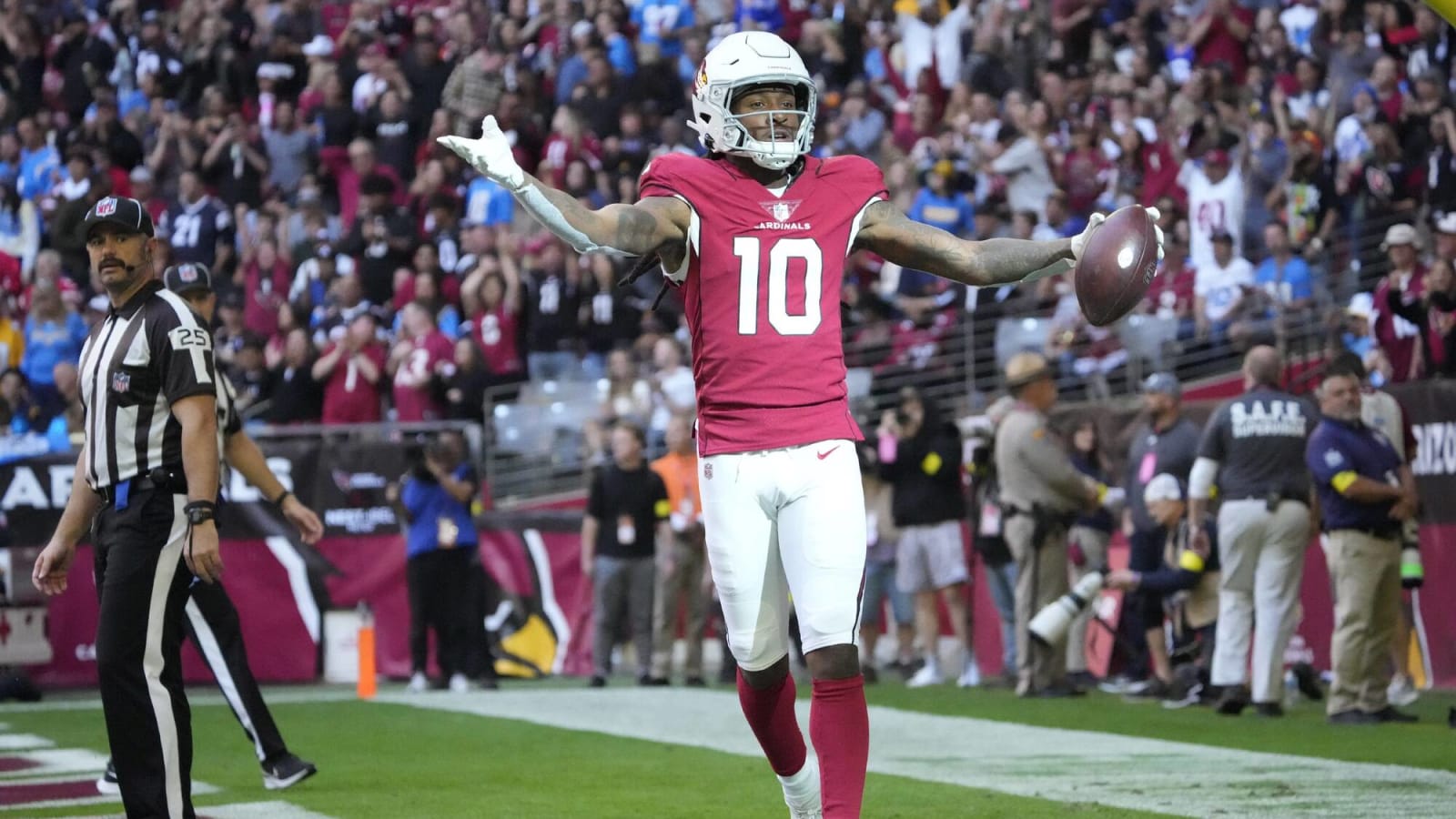 Former Arizona Cardinals GM Says DeAndre Hopkins Trade Value Isn’t High