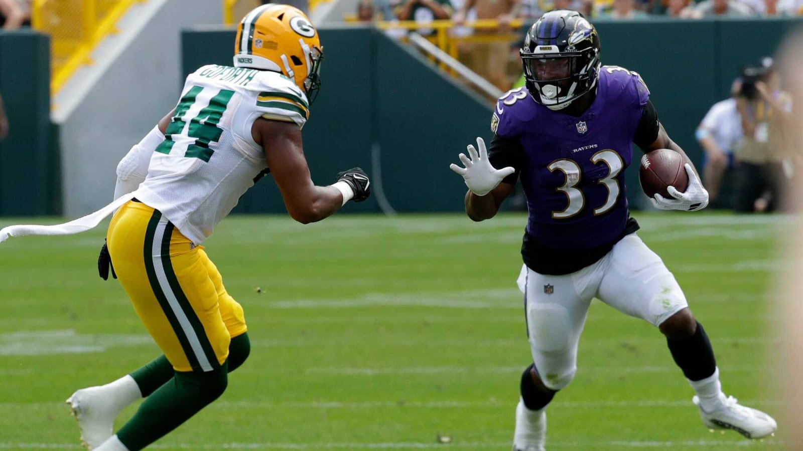 Chargers Signing RB John Kelly To PS
