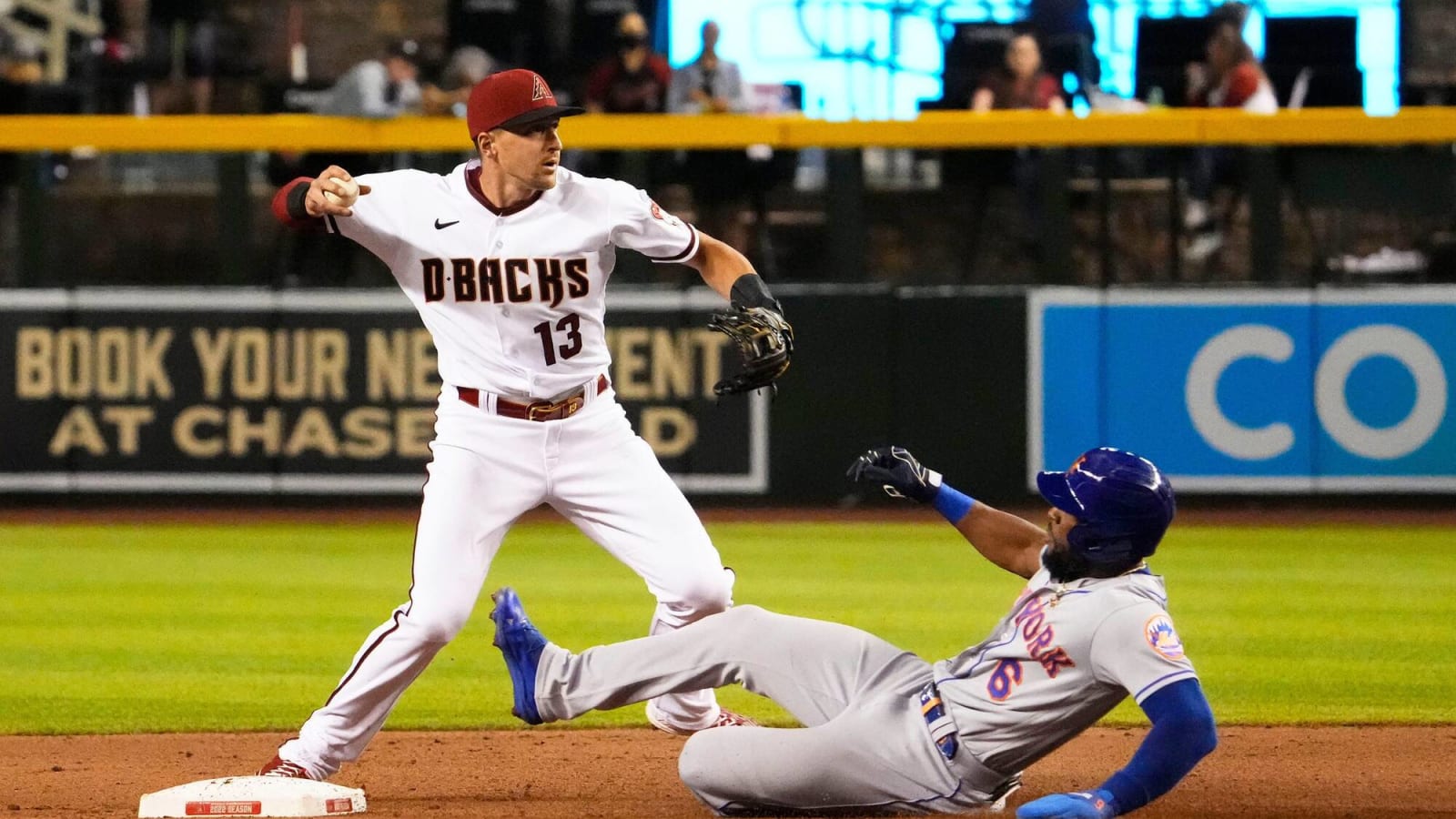 Diamondbacks former SS Nick Ahmed signs contract with Giants