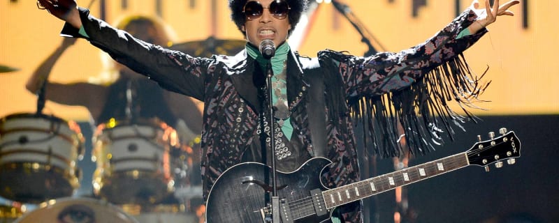 The 21 best moments from Billboard Music Awards history