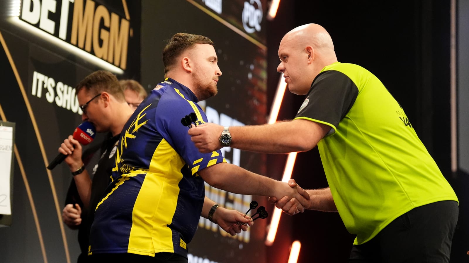 Watch: Michael van Gerwen and Luke Littler interview each other in the car