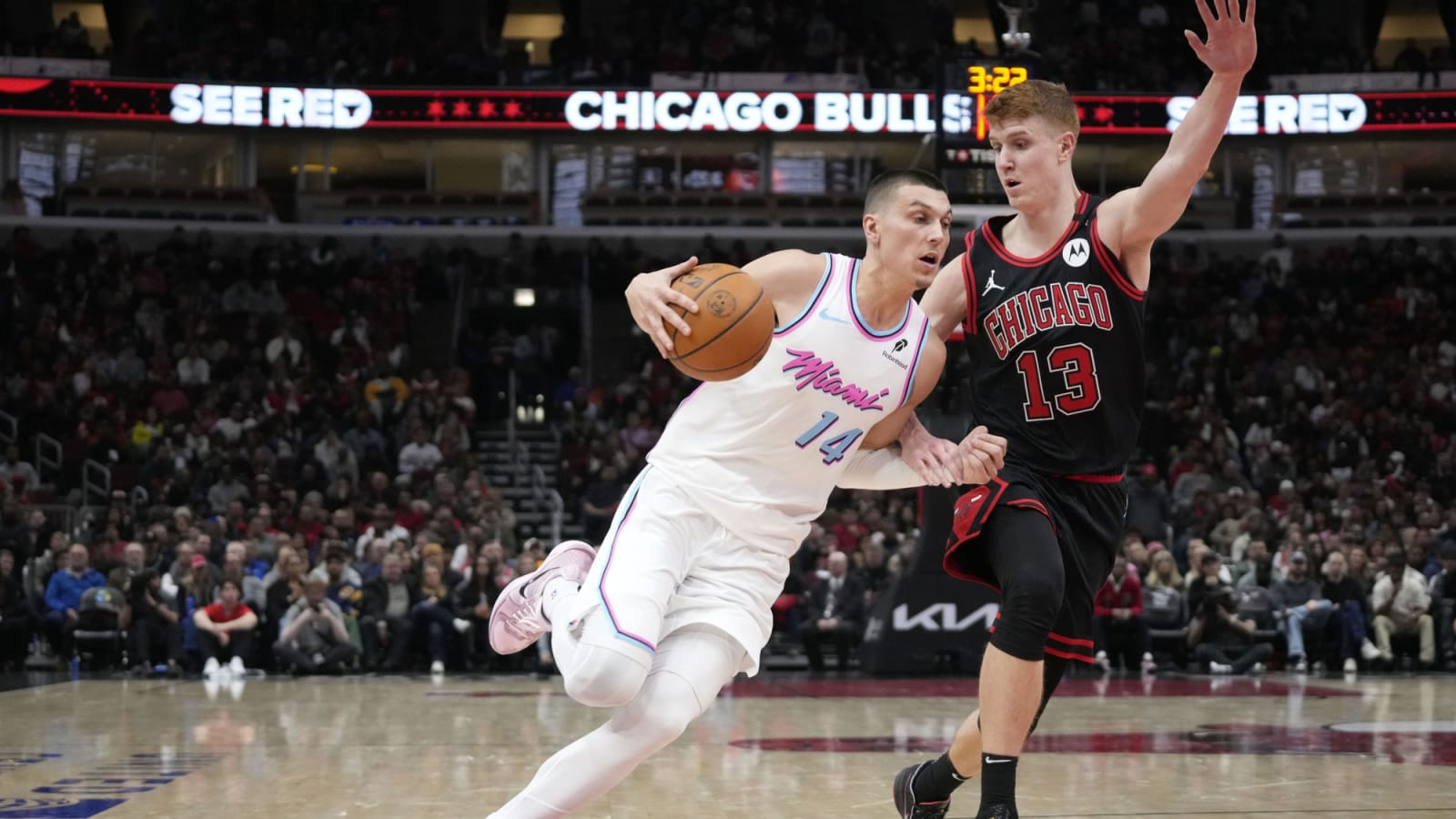 Watch: Herro commits completely boneheaded late-game blunder