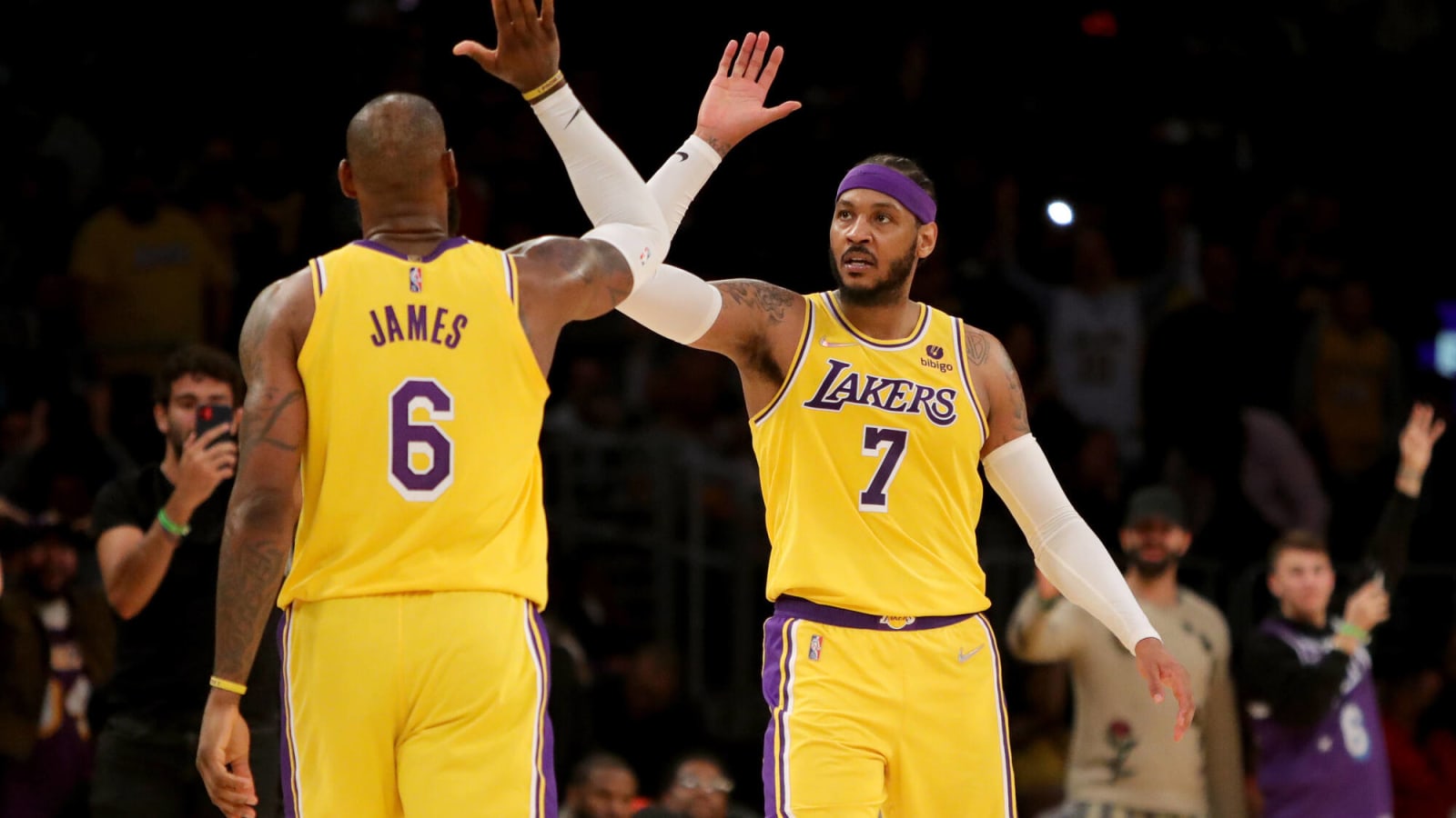 WATCH: Carmelo Anthony practices in Lakers gear for first time