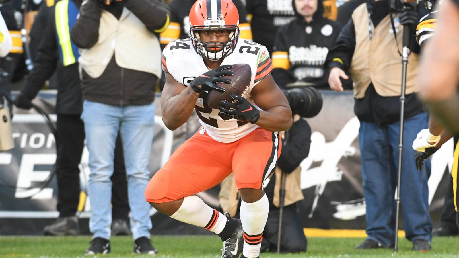 Browns’ Nick Chubb Leads Entire NFL In This Huge Stat Since 2021