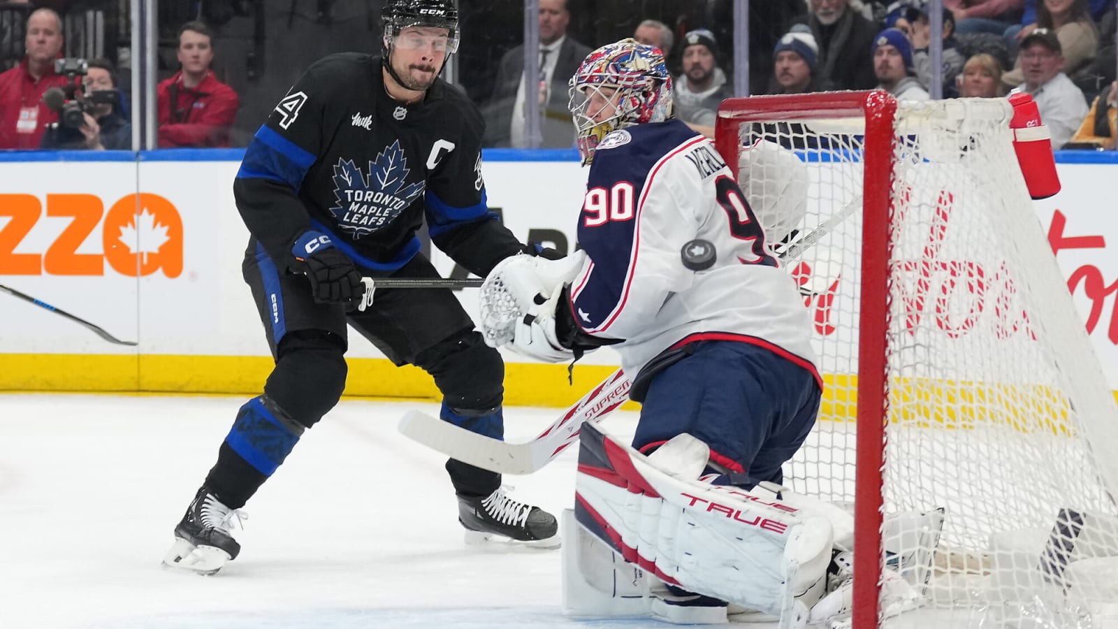 Auston Matthews calls out Scotiabank Arena crowd for lack of energy following Reaves-Olivier fight
