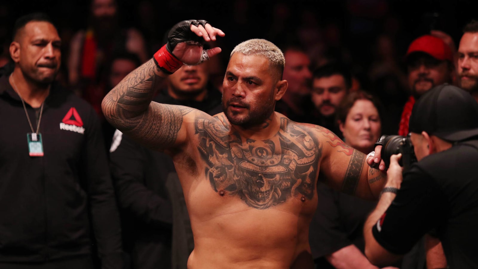 Mark Hunt Claims He Was Once Offered Millions To &#39;Take a Dive in a Fight&#39;