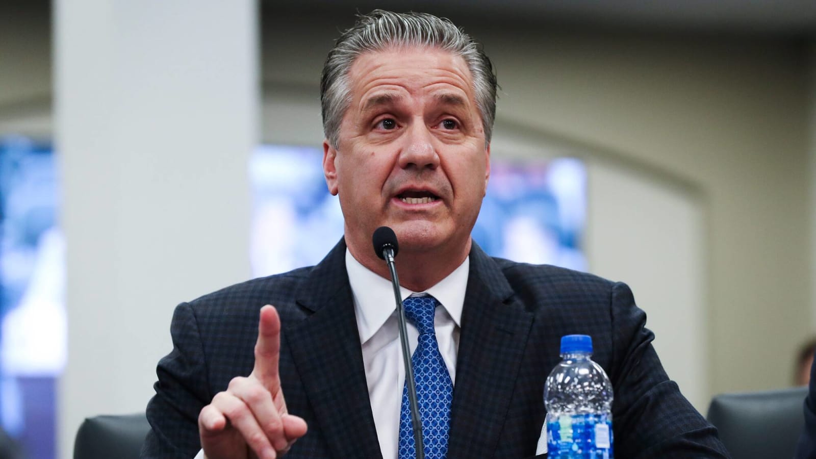 John Calipari goes viral for awkward exchange with media amid reports he&#39;s leaving Kentucky for Arkansas