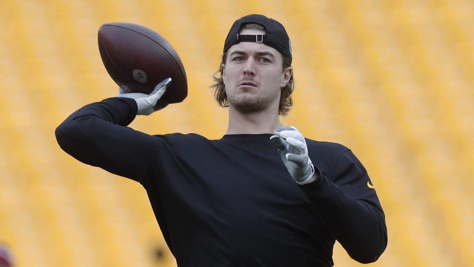 Steelers QB Kenny Pickett Wearing Ankle Brace in Warmups