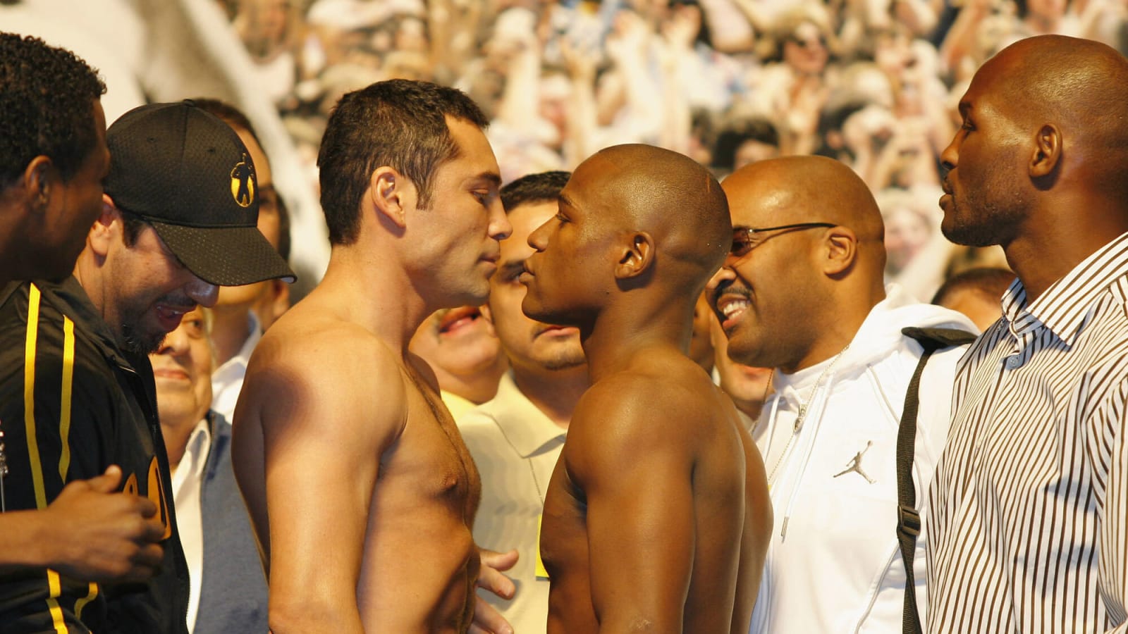 Floyd Mayweather vs. Oscar De La Hoya: Reliving the Epic Showdown 17 Years Later