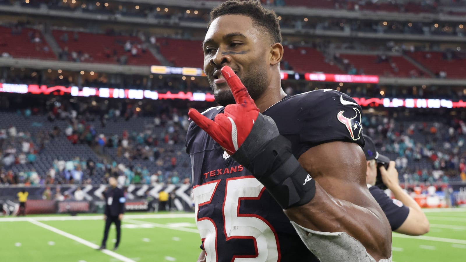 Houston Texans-Defensive End Danielle Hunter Agree To Massive Contract Extension