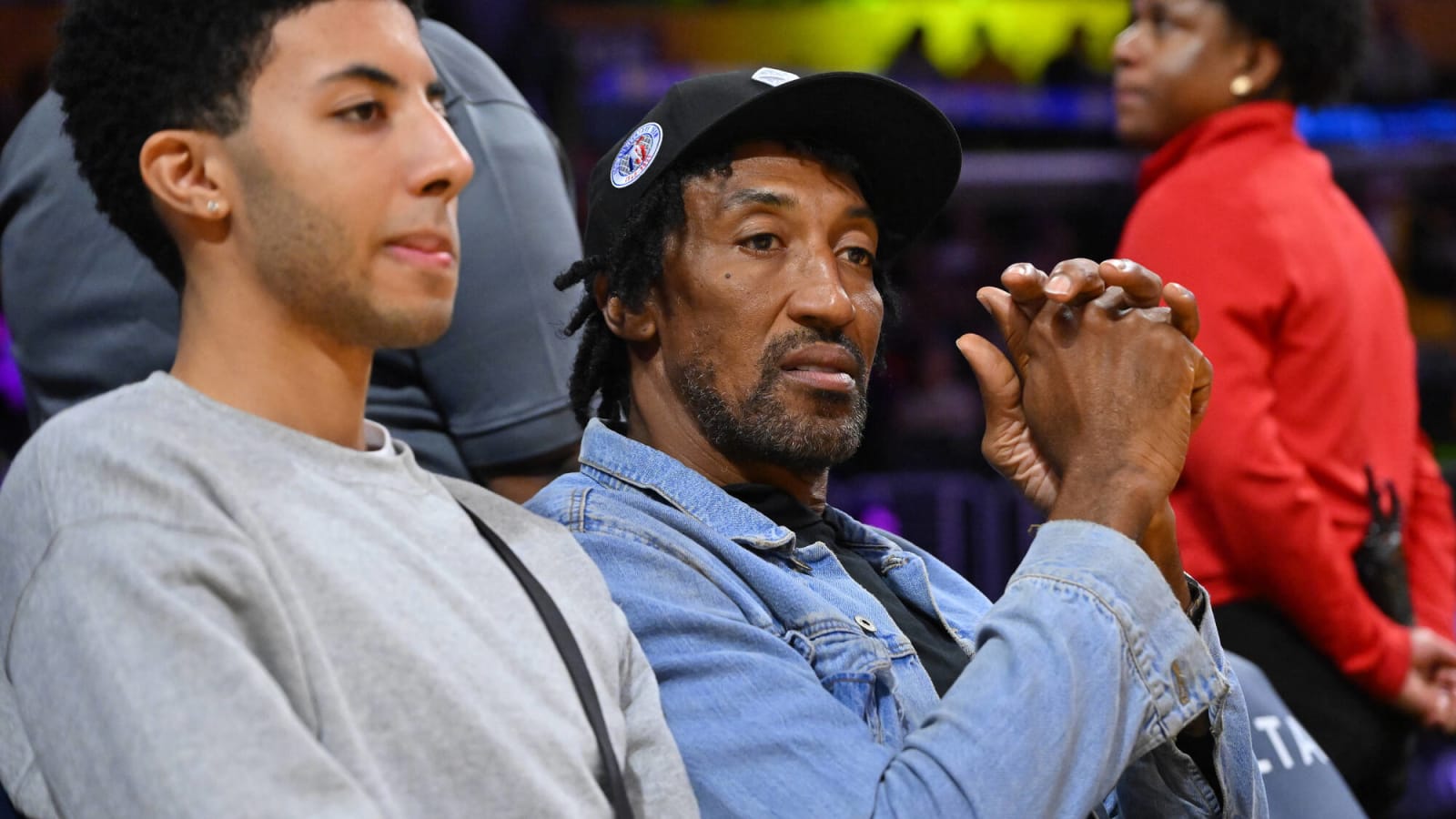 Olympian Scottie Pippen hosts fans at his home court for the