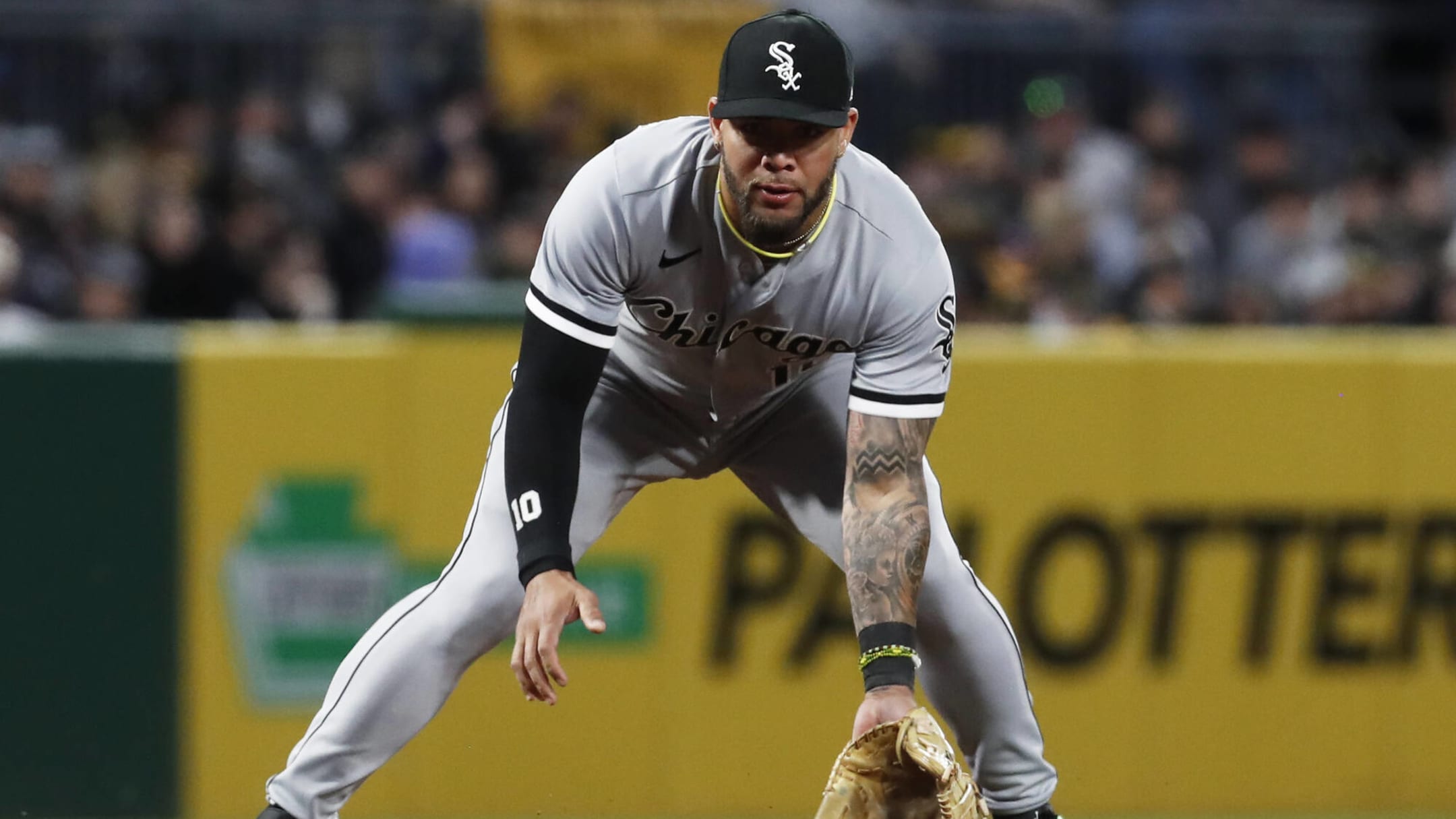 White Sox' Yoan Moncada goes on injured list - Chicago Sun-Times