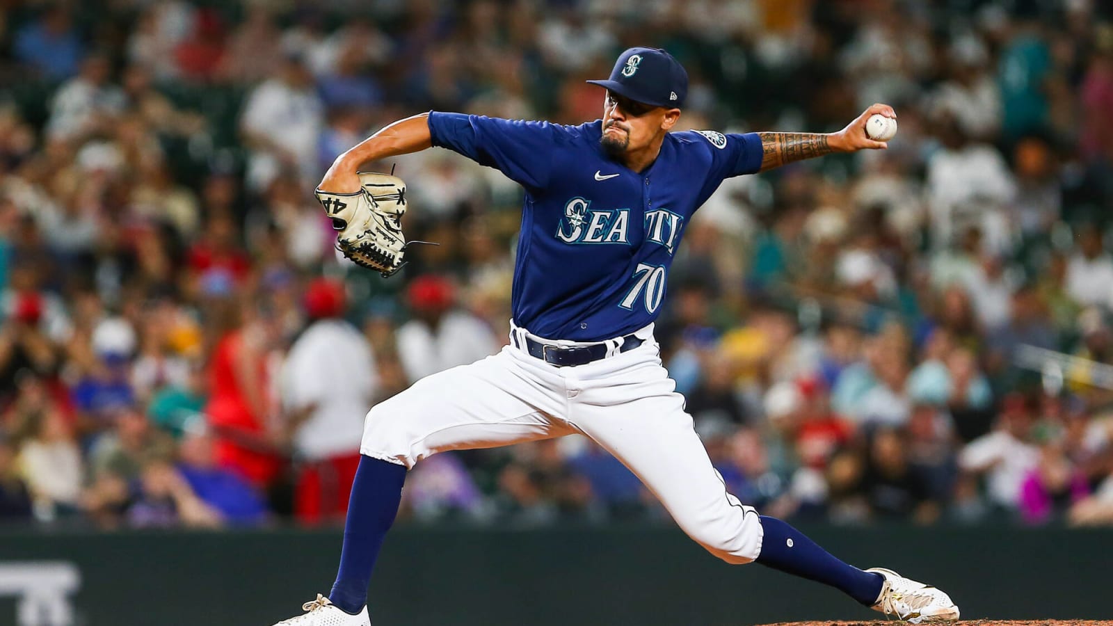 Red Sox claim lefty reliever Brennan Bernardino off waivers from Mariners, transfer Zack Kelly to 60-day injured list