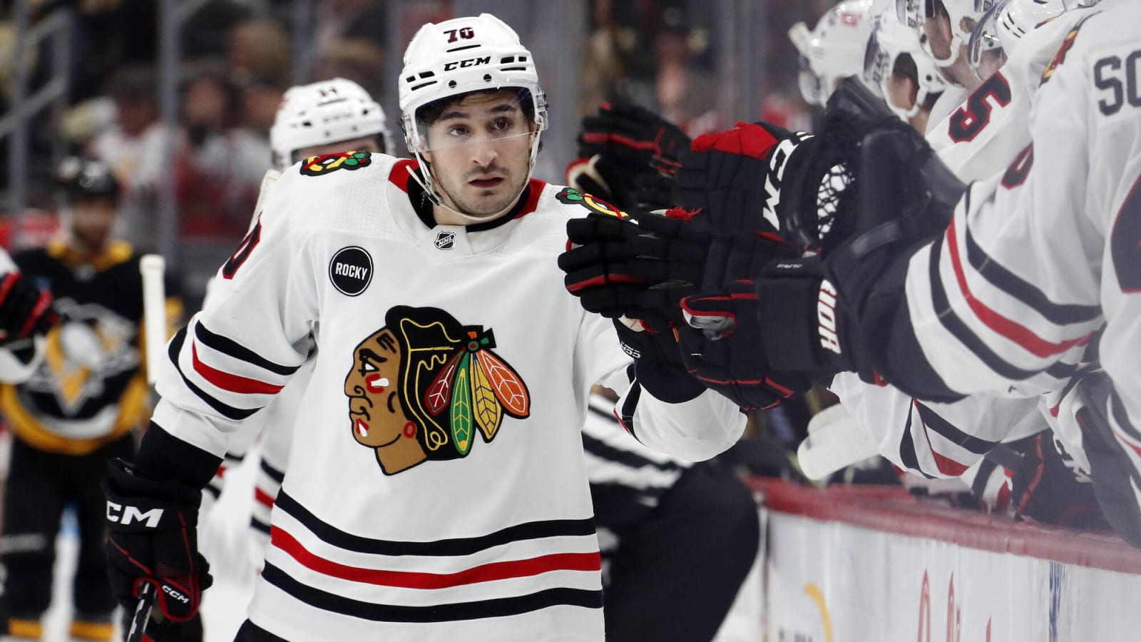 Chicago Blackhawks rally past Pittsburgh Penguins for 4-2 win on