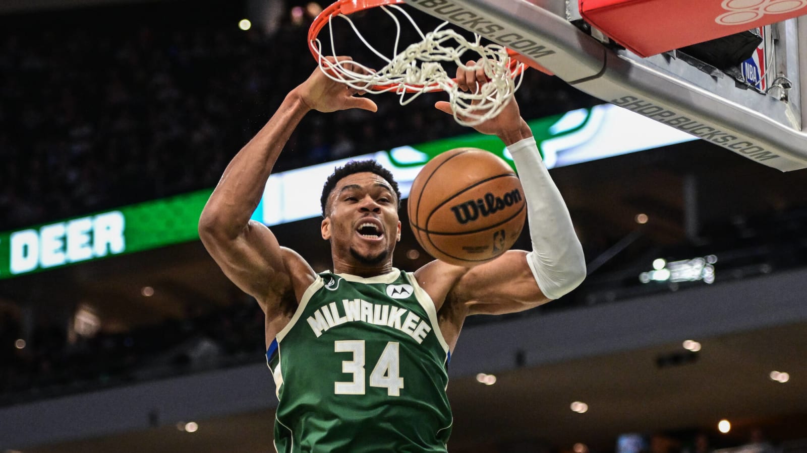 Bill Simmons Makes Concerning Claim On Struggling Milwaukee Bucks