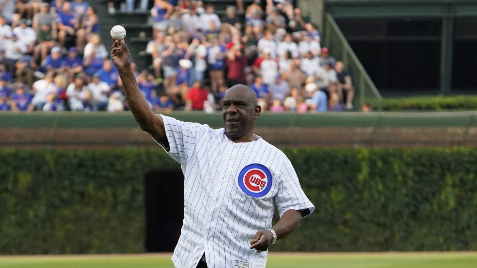Andre Dawson wants his Hall of Fame hat switched from Expos to Cubs