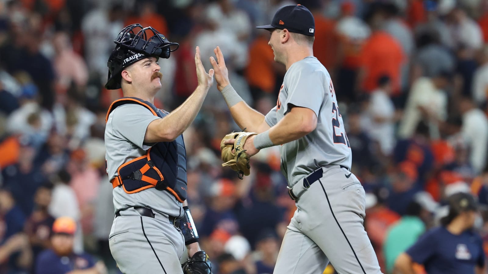 Dive Behind the Dish: Tigers Catchers Review