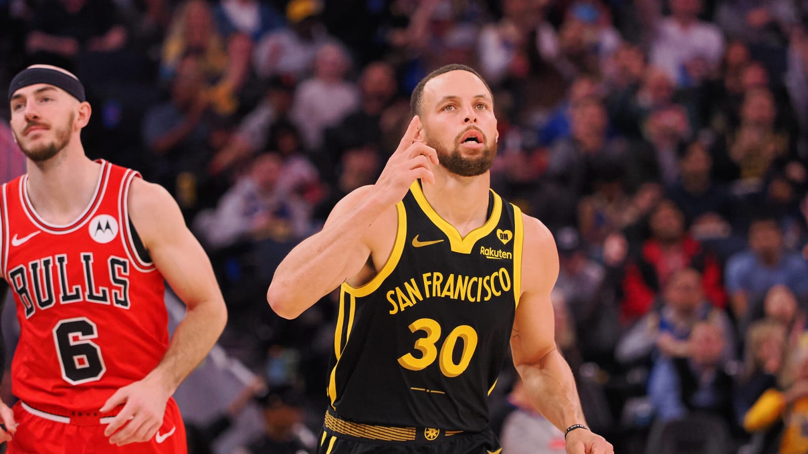 Golden State Warriors: Stephen Curry, Novak Djokovic Complete GOAT Jersey Swap