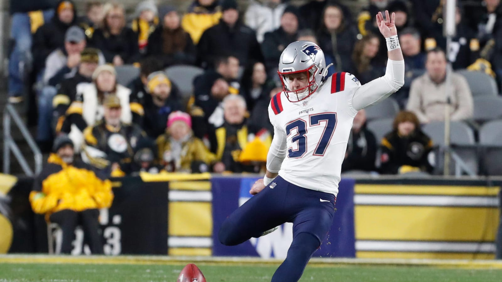 Patriots Add Former Commanders Kicker to Compete for Starting Gig