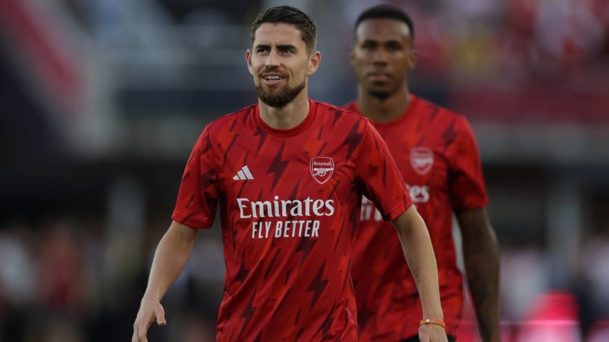 Arsenal man finally signs new deal despite Serie A interest