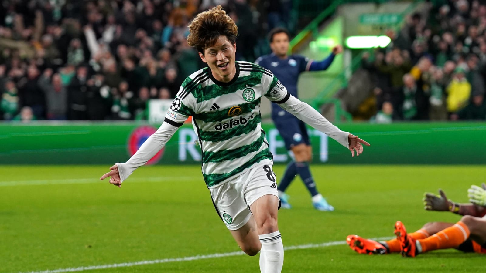 Watch: Celtic Park erupts as home side take lead in Champions League clash