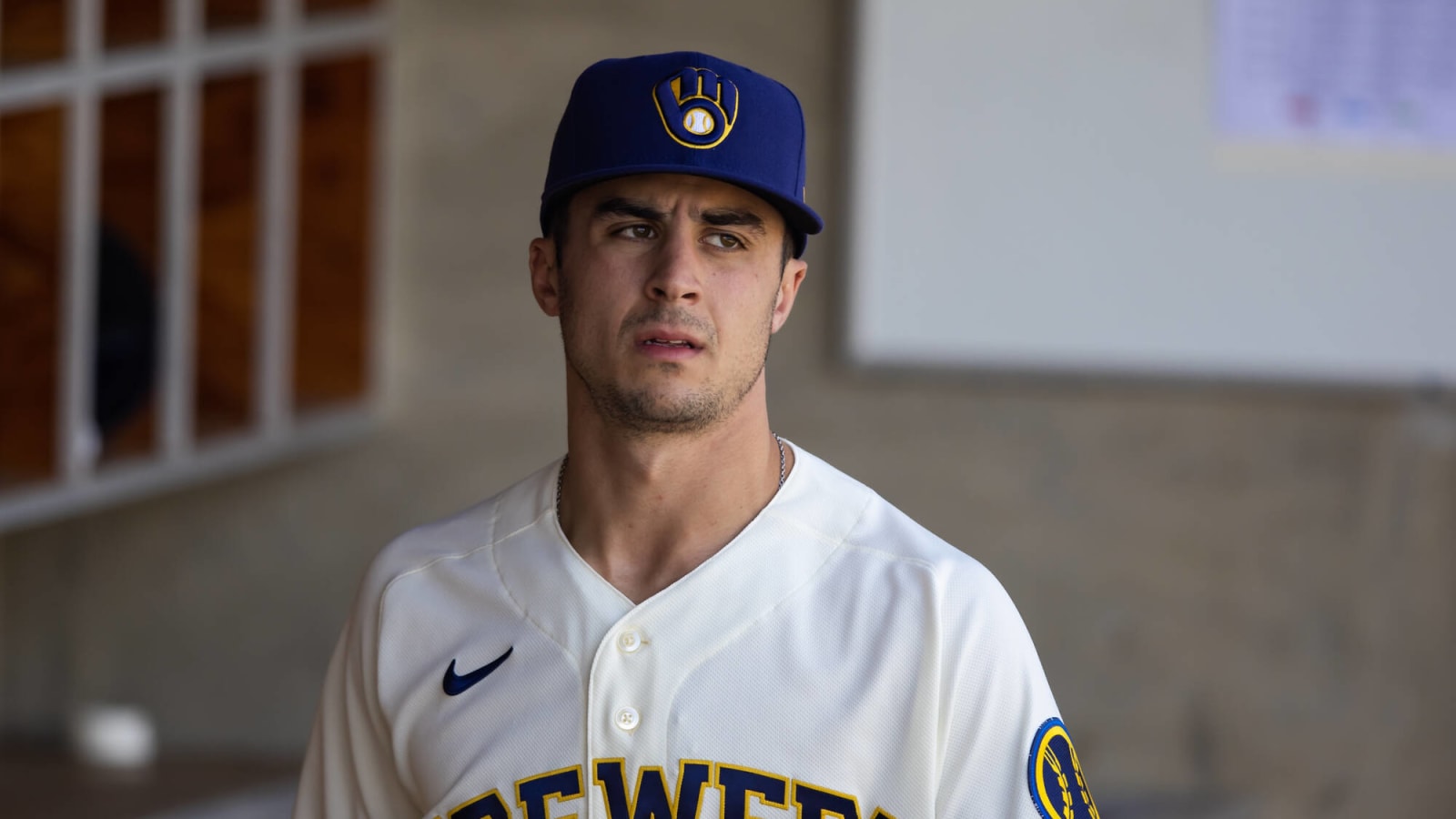 Brewers to promote top outfield prospect