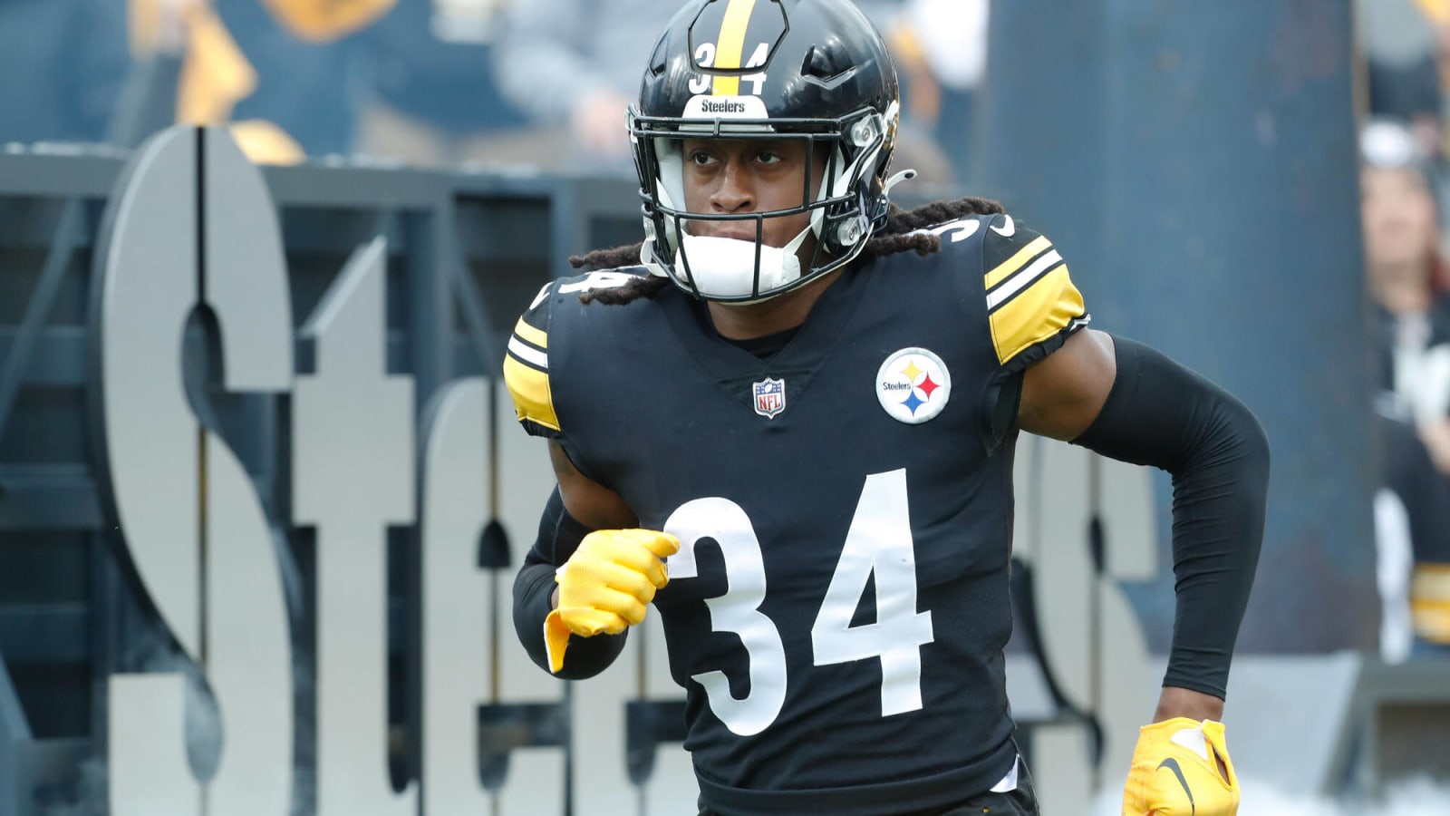 Pittsburgh Steelers defensive back Terrel Edmunds puts his helmet