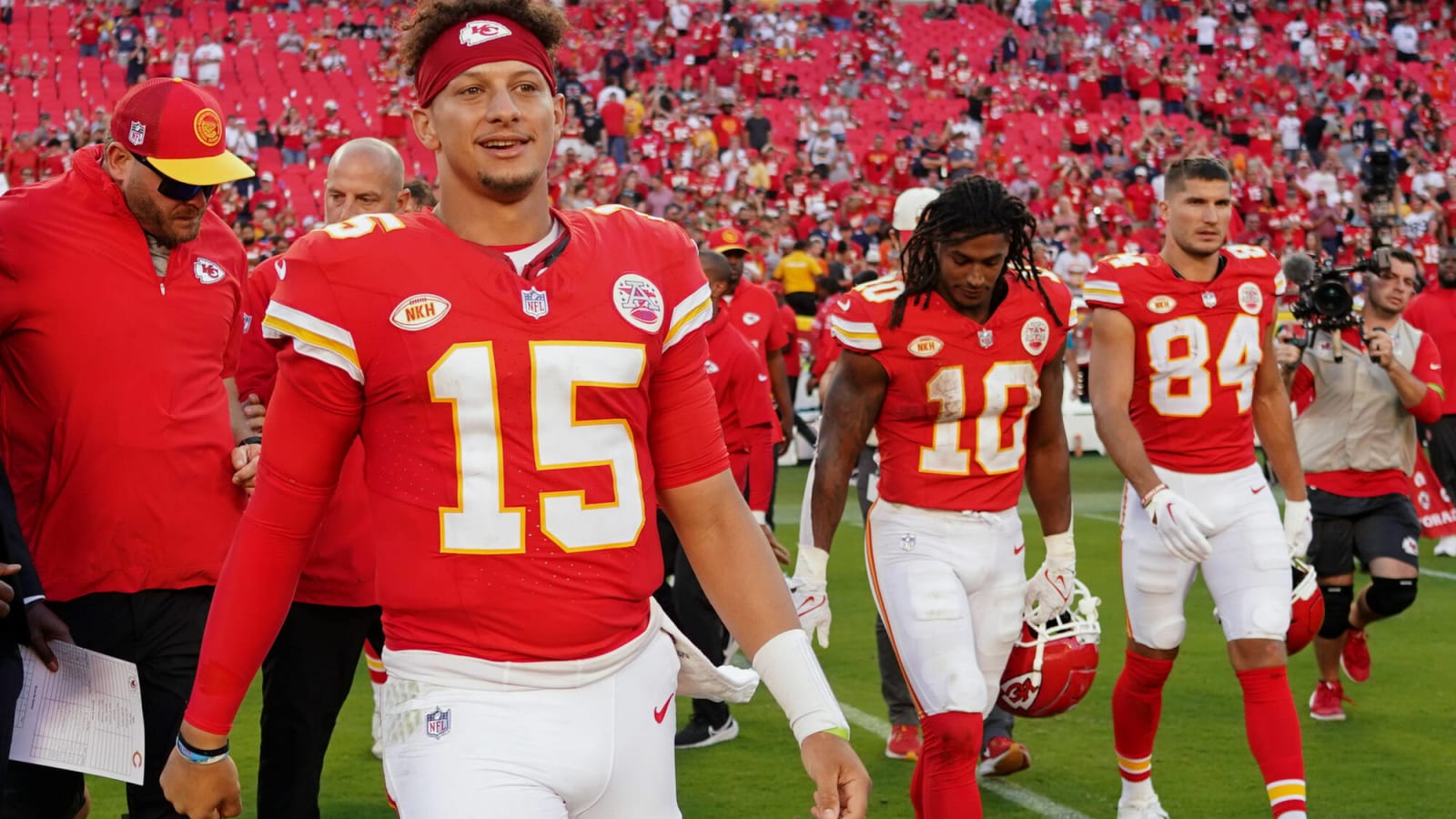 Patrick Mahomes II player props odds, tips and betting trends for Week 10, Chiefs vs. Jaguars