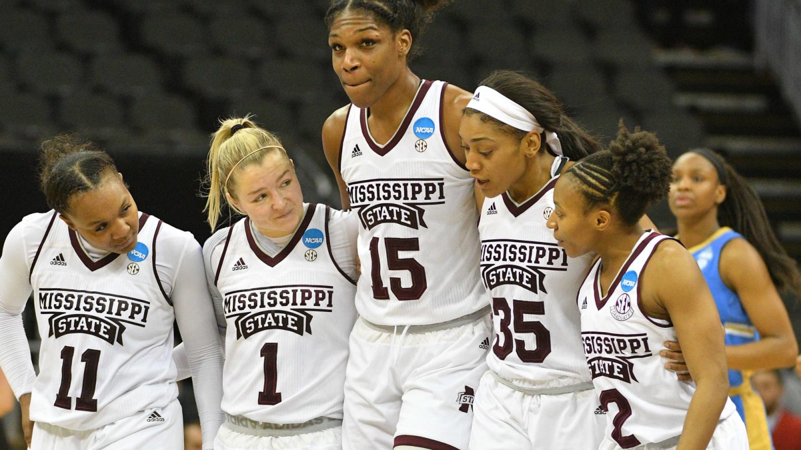 NCAA women&#39;s Final Four: UConn-Miss. St.; Notre Dame-Louisville in battles of #1 seeds 