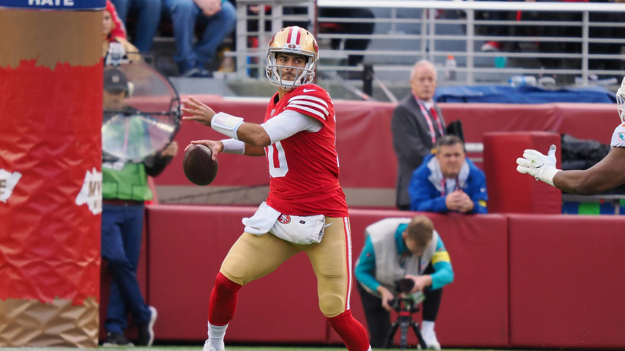 49ers QB Jimmy Garoppolo agrees to $67.5 million deal with Raiders