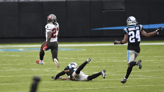 Ronald Jones keys Bucs runaway